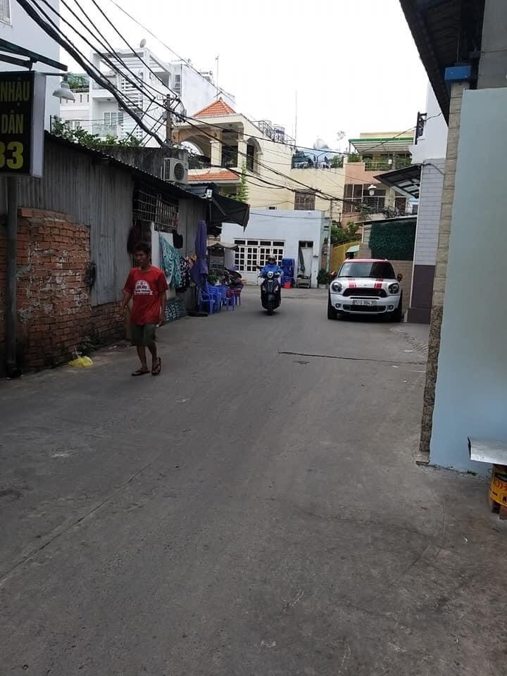 Nhà SHR quận Bình Thạnh 26m² giá 2.7 tỷ - Nhà kiên cố, gần chợ và trường học!