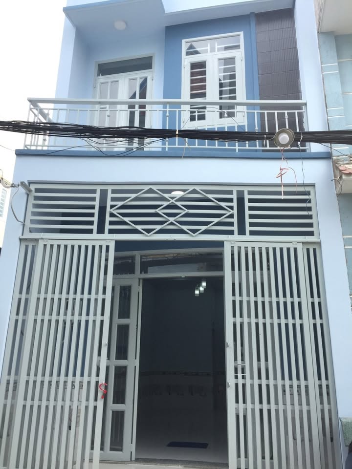 Nhà phố hẻm Huỳnh Thị Hai, Q12, 34m² giá 1.25 tỷ - Hẻm xe hơi rộng rãi!