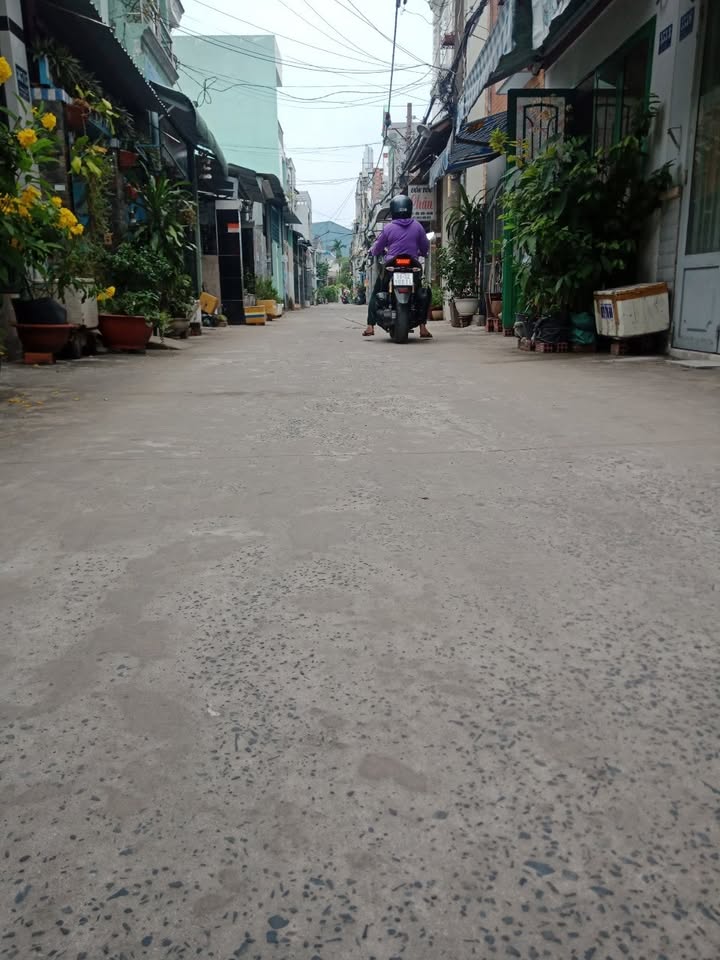 Nhà cấp 4 Hẻm xe hơi ht13, Hiệp Thành 41m² giá 2.45 tỷ - Chính chủ bán gấp!