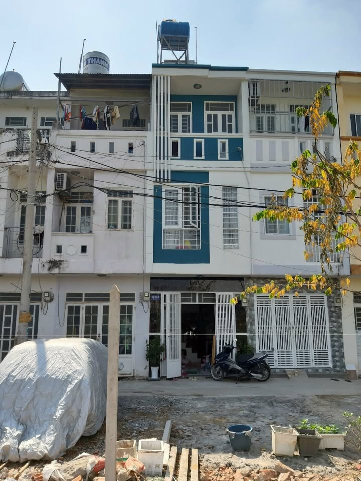 Nhà phố 3 tầng gần CĐ Điện Lực, Thạnh Xuân Q12, 24m² - Nhà mới sửa đẹp, ở ngay!