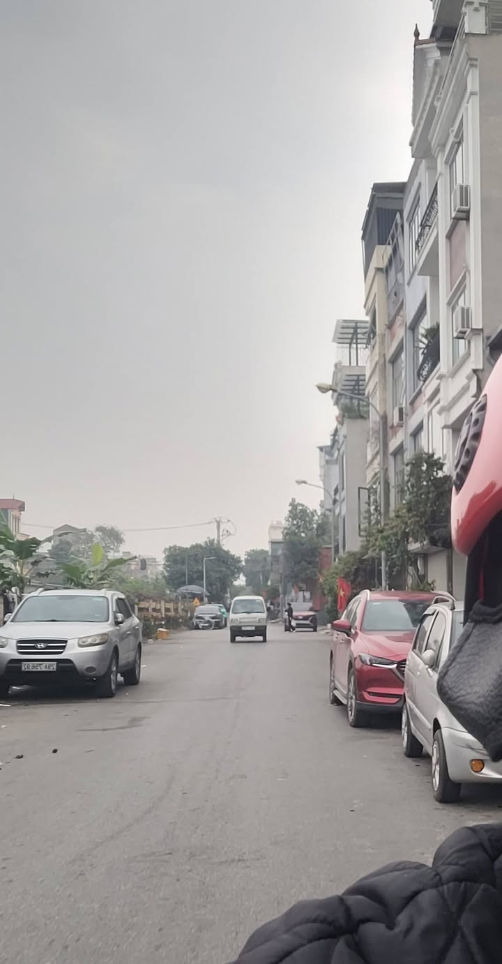 Nhà 3 tầng đường Đức Giang 62m² giá 18.6 tỷ - Kinh doanh sầm uất!