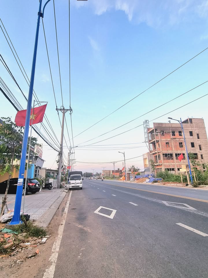 Đất nền góc 2 mặt tiền Hoàng Quốc Việt 115m² giá 8 tỷ - Tiềm năng kinh doanh lớn!