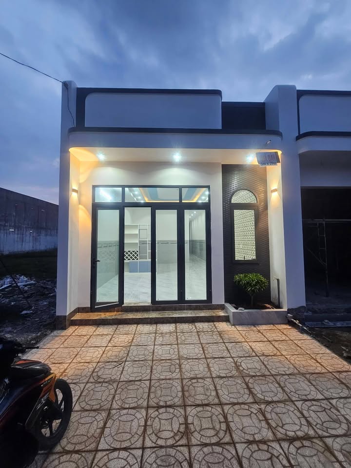Nhà mới xây KDC Đông Phú, Cần Thơ 100m² giá 1.7 tỷ - Sẵn sàng vào ở!