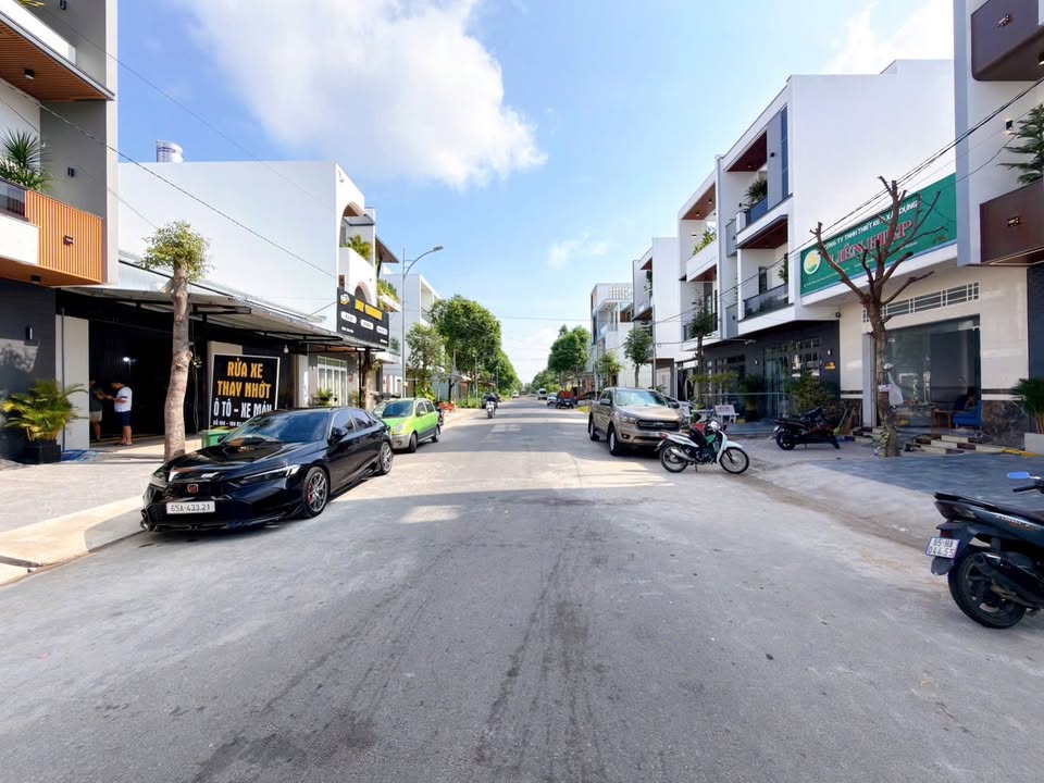 Nhà phố 1 trệt 2 lầu Cái Răng 80m² giá 6.3 tỷ - Full nội thất sang trọng!