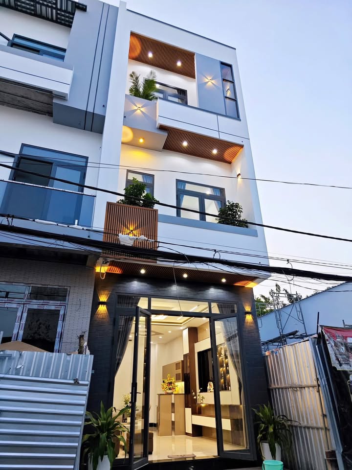 Nhà phố 3 tầng Trần Văn Ơn, Ninh Kiều 40m² giá 4.2 tỷ - Dọn vào ở ngay!