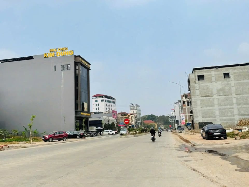 FrontHouse Đường Bắc Sơn, Thái Nguyên 200m² giá hơn 20 tỷ - Vị trí kinh doanh đắc địa!