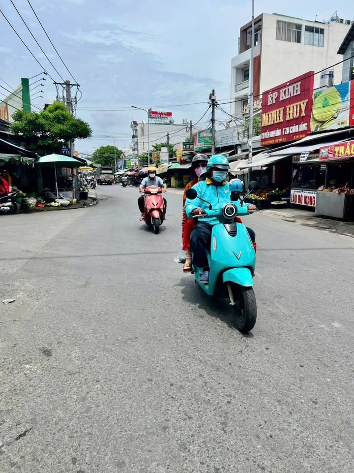 Bán gấp nhà mặt tiền kinh doanh đường HT13, Quận 12, 42m² - Đầu tư sinh lời ngay!