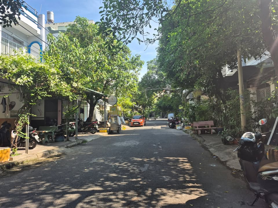 Nhà phố KDC Tây Thạnh, 100m² giá 11 tỷ - Sẵn sàng vào ở ngay!