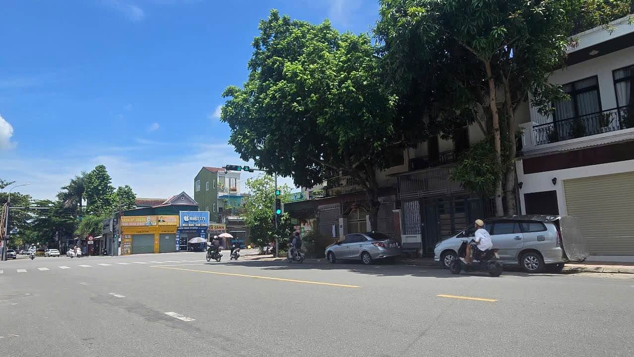 Nhà mặt đường Nguyễn Tất Thành, TP Hà Tĩnh 81m² giá 5.9 tỷ - Vị trí đắc địa!