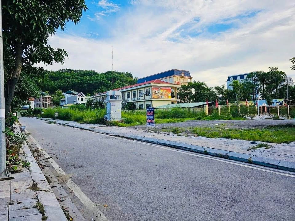 Đất nền Phường Bãi Cháy, 80m², giá 4 tỷ - Vị trí đắc địa ngay trung tâm!