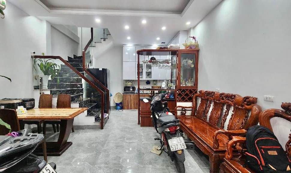 Nhà phố Trần Cung, Cầu Giấy 40m² giá 8 tỷ - Sổ đỏ chính chủ, ô tô tránh