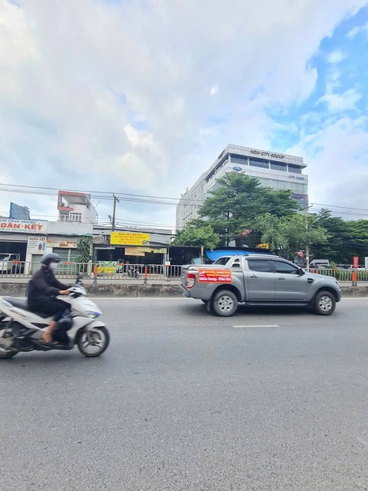 FrontHouse 224 Quốc Lộ 13, Thủ Đức 653m² giá 140 tỷ - Đầu tư sinh lời lý tưởng!