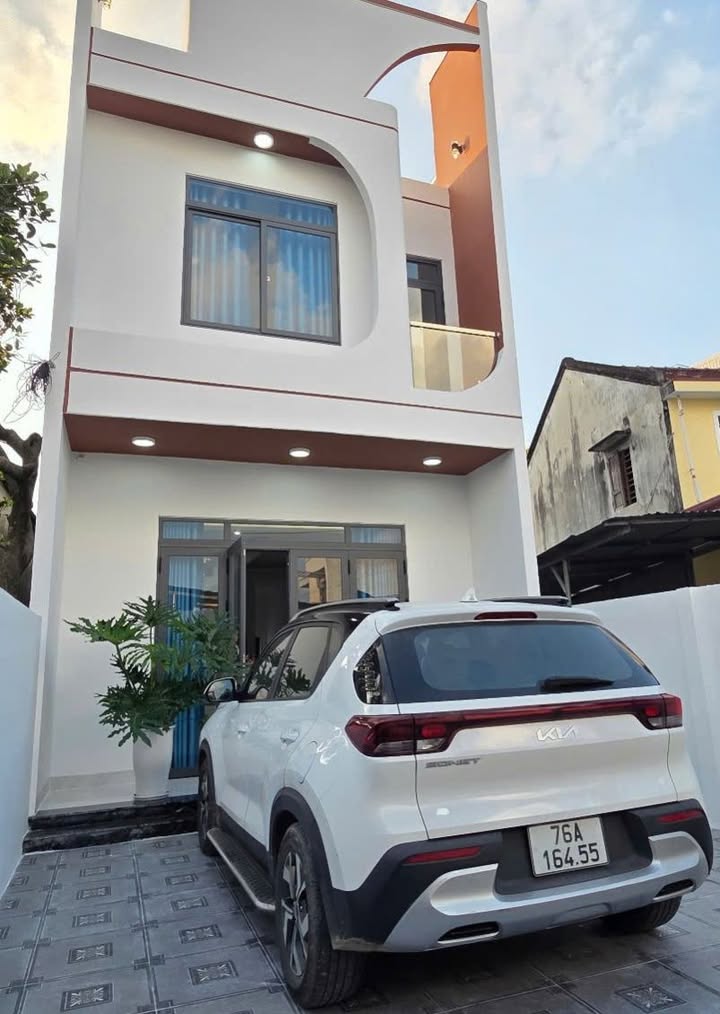 Nhà 2 tầng hẻm Hà Huy Tập, Quảng Ngãi 120m² giá 2 tỷ - Chính chủ bán gấp!