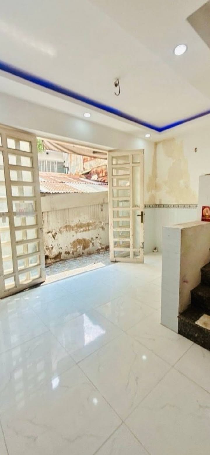 Nhà đẹp 3 tầng tại Hoàng Diệu, Quận 4 - Diện tích 40m², giá chỉ 4 tỷ!