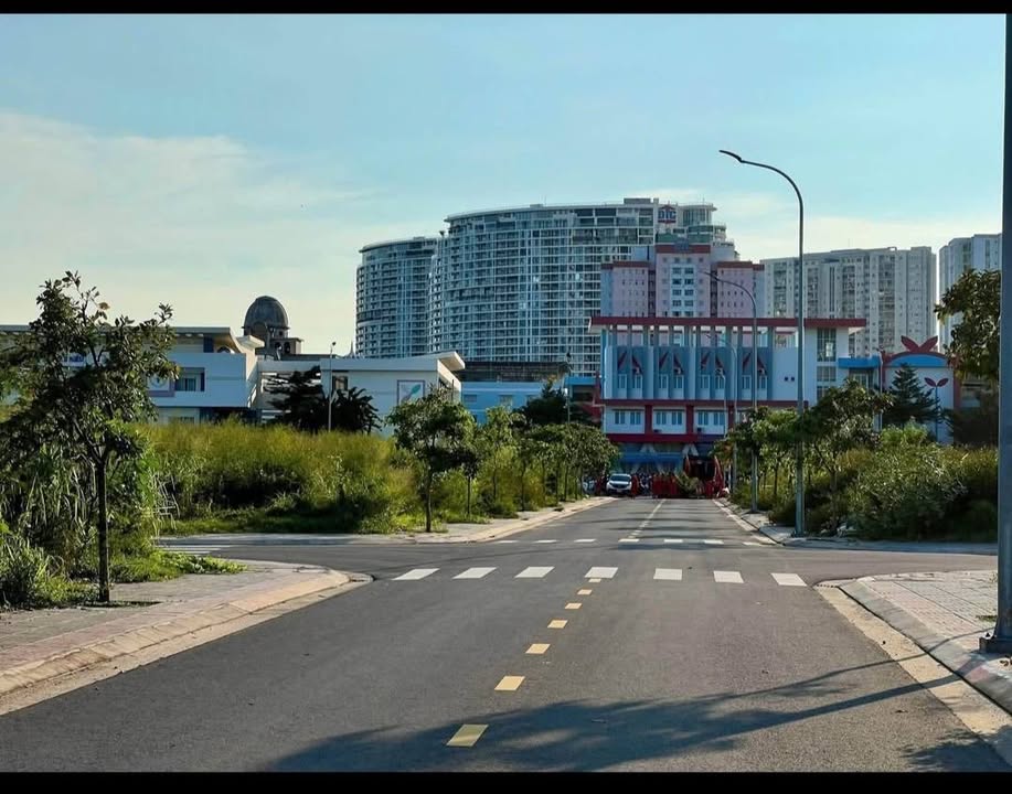 Đất nền mặt tiền công viên Phường 10 - 79.6m² giá 9 tỷ - Xây dựng ngay!