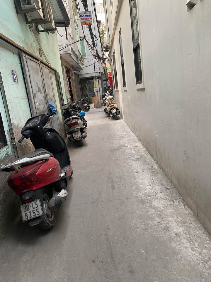 Nhà đẹp 35m² tại Tam Trinh, Hoàng Mai - Giá chỉ 835 triệu VND, sẵn sàng ở ngay!