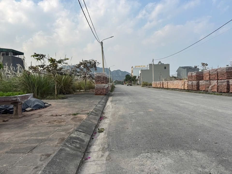 Đất nền Kim Bảng 120m² giá 2.8 tỷ - Kinh doanh sầm uất ngay trục chính!