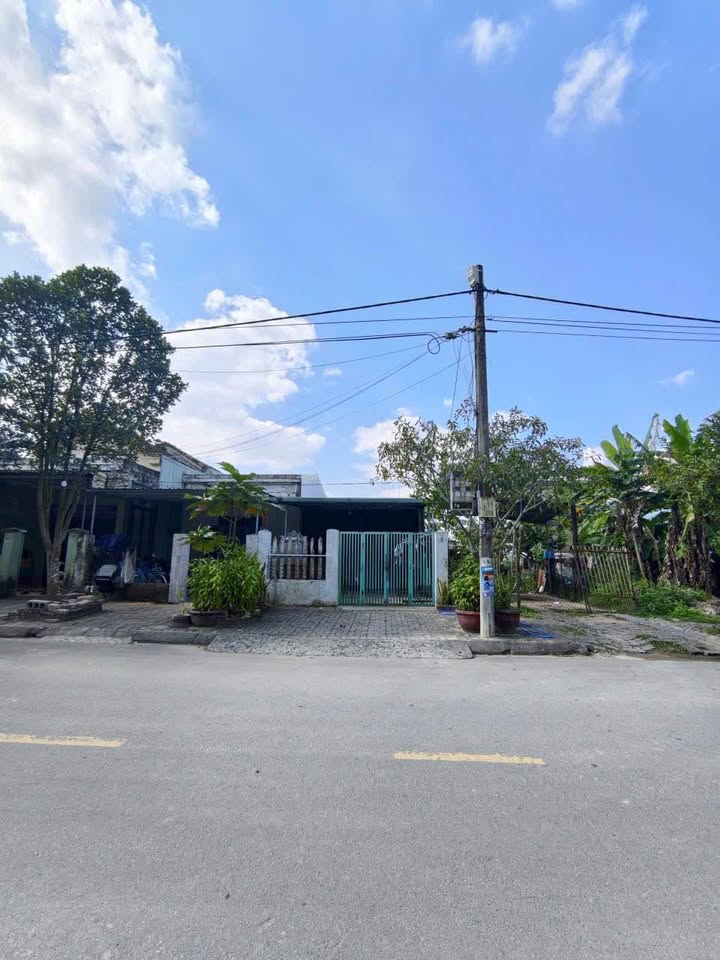 Đất tặng nhà Cấp 4 đường Phan Thêm, Hòa Sơn, 100m² - Giá tốt thương lượng!