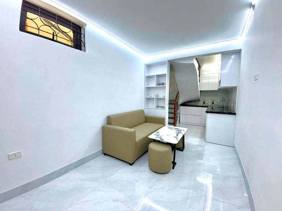 Nhà phố Hoàng Hoa Thám, Ba Đình 22m² giá 7.25 tỷ - Lô góc ô tô vào tận nơi!