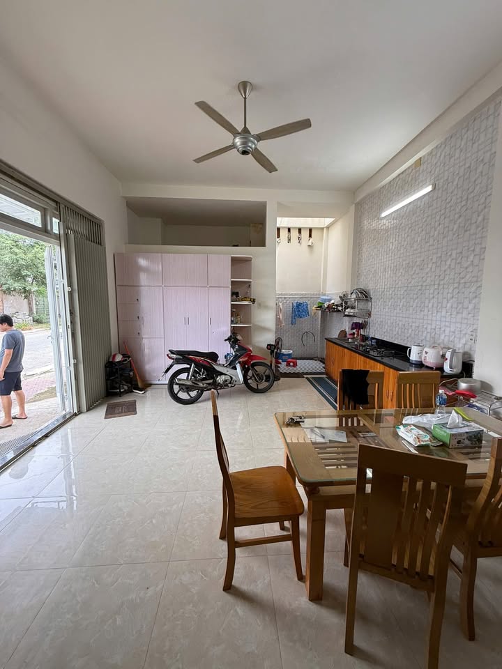 Nhà góc 2 mặt tiền Võ Văn Tần, Phan Thiết 196m² giá 4.9 tỷ - Cơ hội vàng không thể bỏ lỡ!