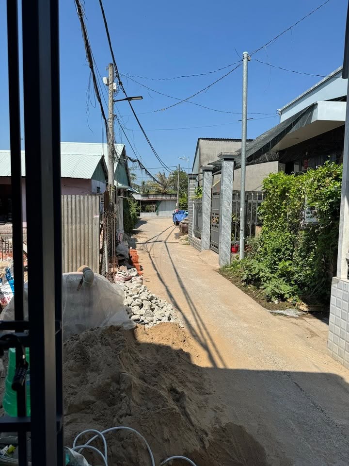 Nhà mới xây KDC Út Lấn, Mỹ Thạnh, Long Xuyên - Giá 1.18 tỷ, sẵn sàng vào ở ngay!