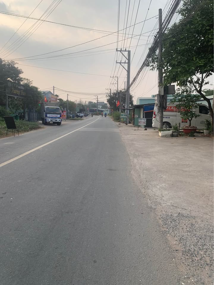 Nhà gác lửng Tân Phước Khánh 75m² giá 1.05 tỷ - Tiện ích đầy đủ!