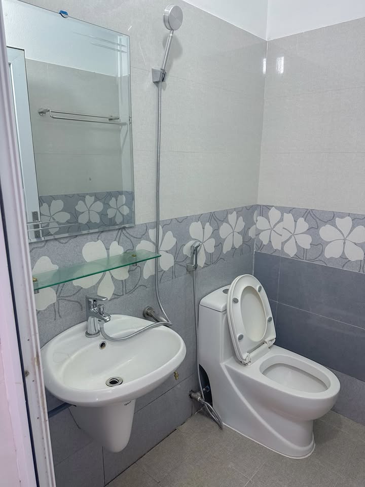 Cho thuê căn hộ mini tại Cầm Bá Thước, 33m² chỉ 3.5 triệu - Ngay trung tâm thành phố!