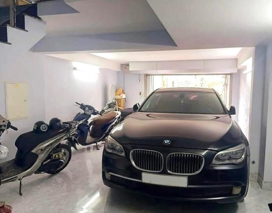 Nhà 5 tầng Cầu Giấy 74m² giá 20 tỷ - Ngõ ô tô tránh, thiết kế hiện đại