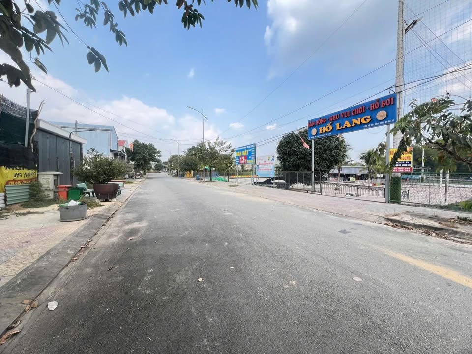 Đất nền khu tái định cư Hố Lang Dĩ An 150m² giá 3.9 tỷ - Đầu tư sinh lời ngay!