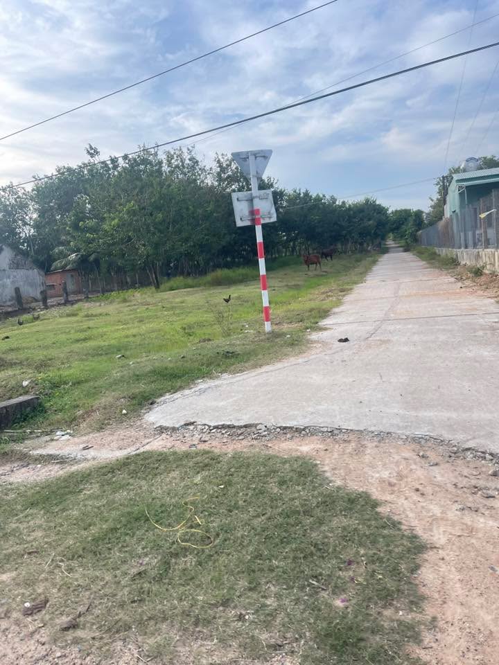Lô đất đẹp tại Thôn Dak Chá, Gia Lai 100m² giá 350 triệu - Cần bán gấp!