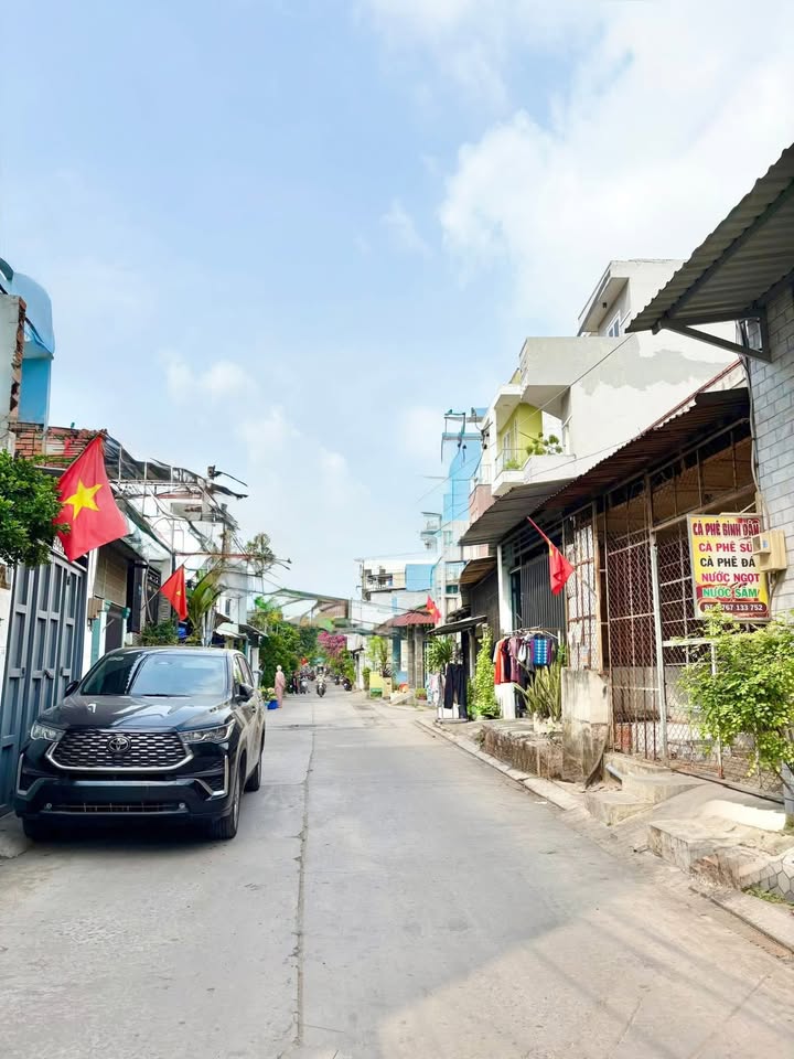 Nhà phố An Lạc, Quận Bình Tân, 100m² giá 5.7 tỷ - Sổ hồng chính chủ!