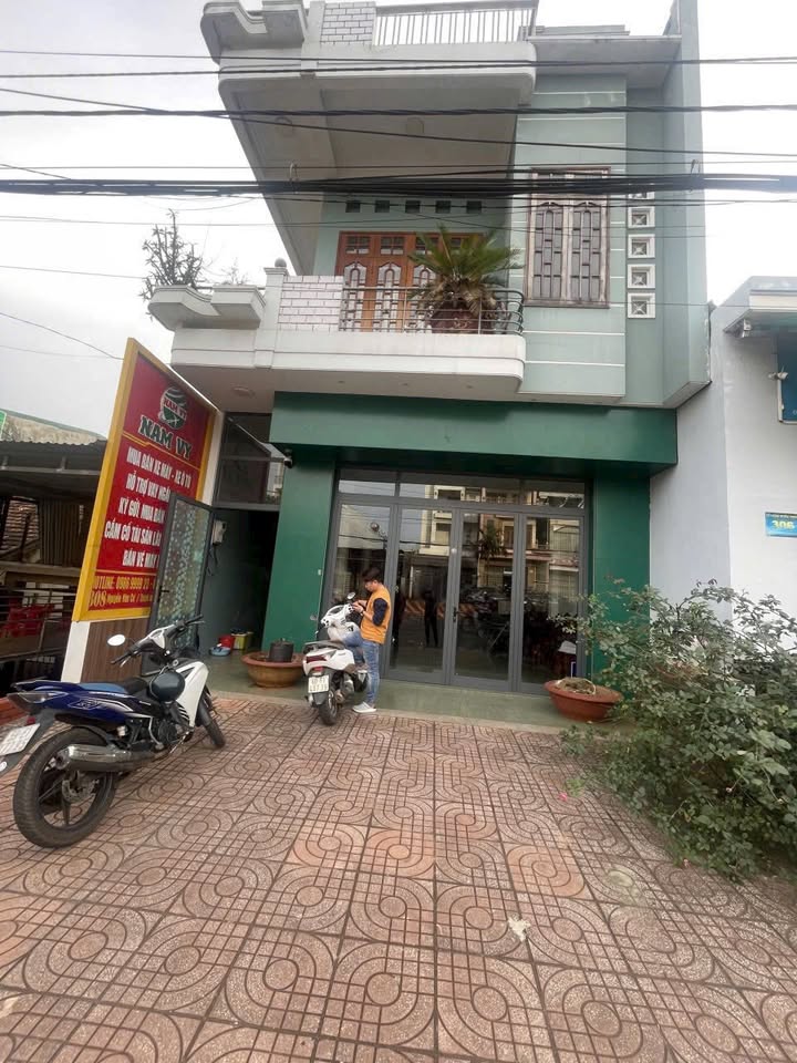 FrontHouse Nguyễn Văn Cừ, Buôn Ma Thuột 299m² giá 11 tỷ - Mặt tiền kinh doanh đẳng cấp!