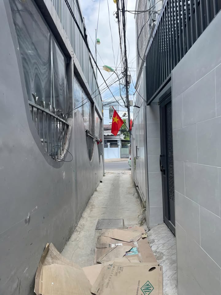 Nhà 4 tầng trung tâm Nha Trang 35,2m² giá 5.3 tỷ - Cách biển chỉ 5 phút!