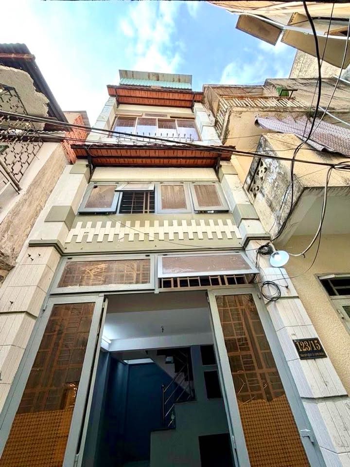 Nhà phố Quận Phú Nhuận 30m² giá 4.69 tỷ - Ngay ngã tư Trần Huy Liệu và Nguyễn Văn Trỗi!