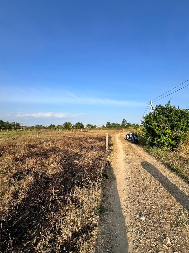 Lô Đất Xây Nhà Vườn Thôn Ninh Thuận - 3800m² giá 850 triệu - Đường xe tải tận nơi!