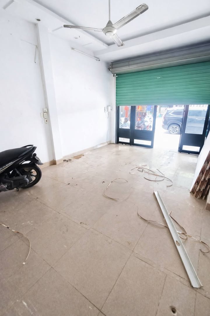 Cho thuê mặt bằng 90 Nguyễn Sỹ Sách, Tân Bình - Vỉa hè rộng, gần công viên chỉ 8 triệu