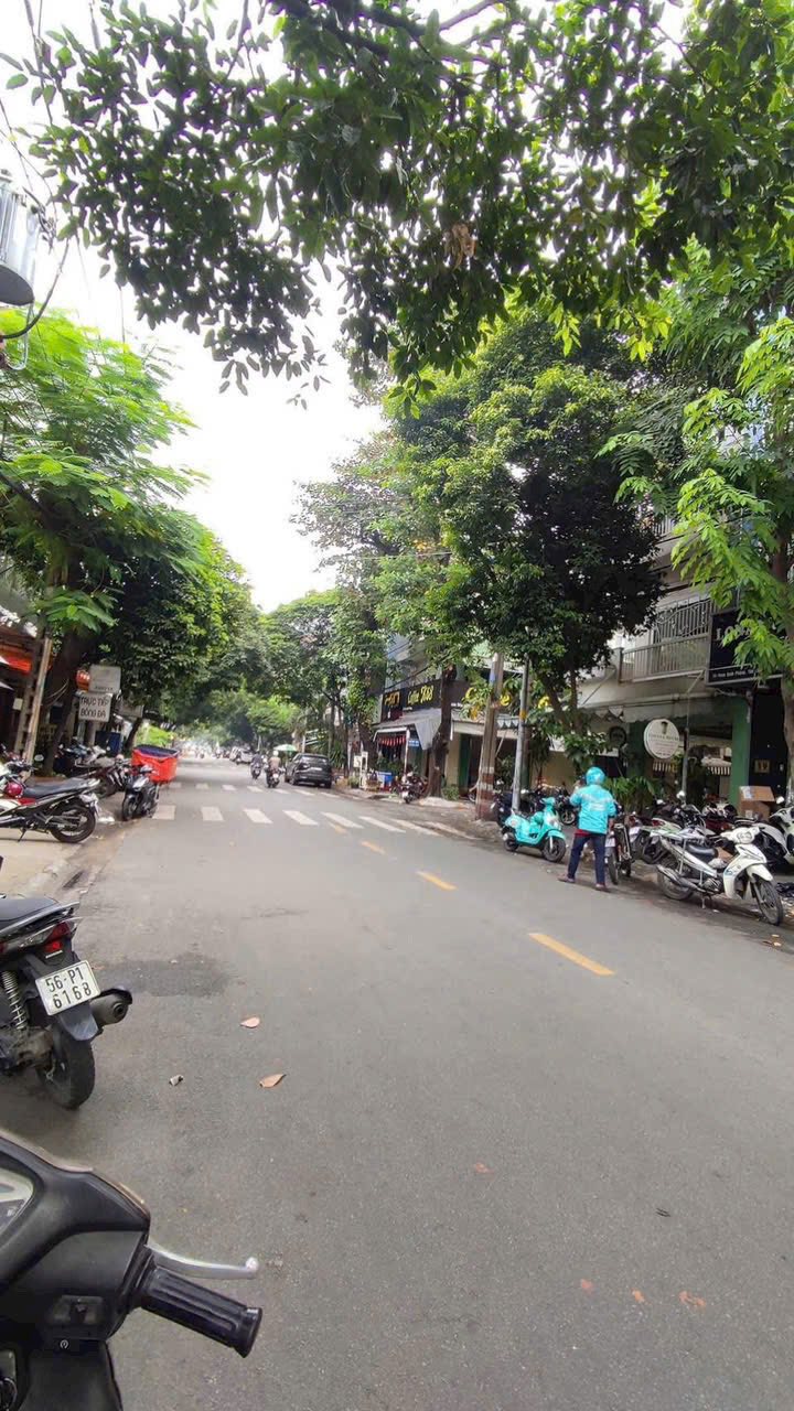 Nhà mặt tiền kinh doanh đường Phan Đình Phùng, Quận Tân Phú, 56m² giá 11.8 tỷ - Đầu tư sinh lời ngay!
