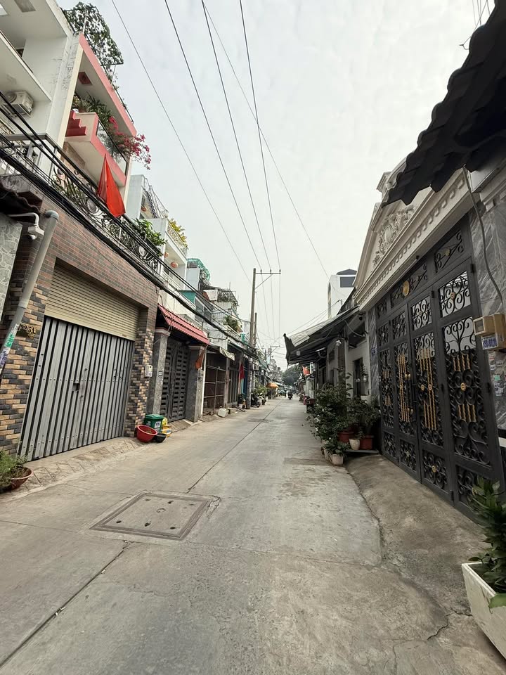 Nhà 2 tầng Bình Trị Đông B 47m² 4.1 tỷ - Ô tô vào nhà