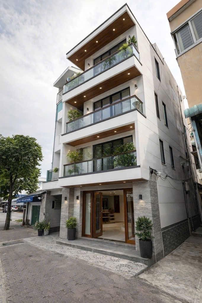 FrontHouse Nguyễn Văn Cừ, Quận 5, 70m² giá 15.8 tỷ - Sổ hồng riêng, mặt tiền đẹp!