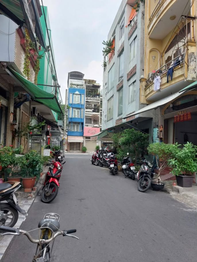 Nhà hẻm Hàn Hải Nguyên, Quận 11, 34m² giá 5.5 tỷ - Cơ hội đầu tư hấp dẫn!