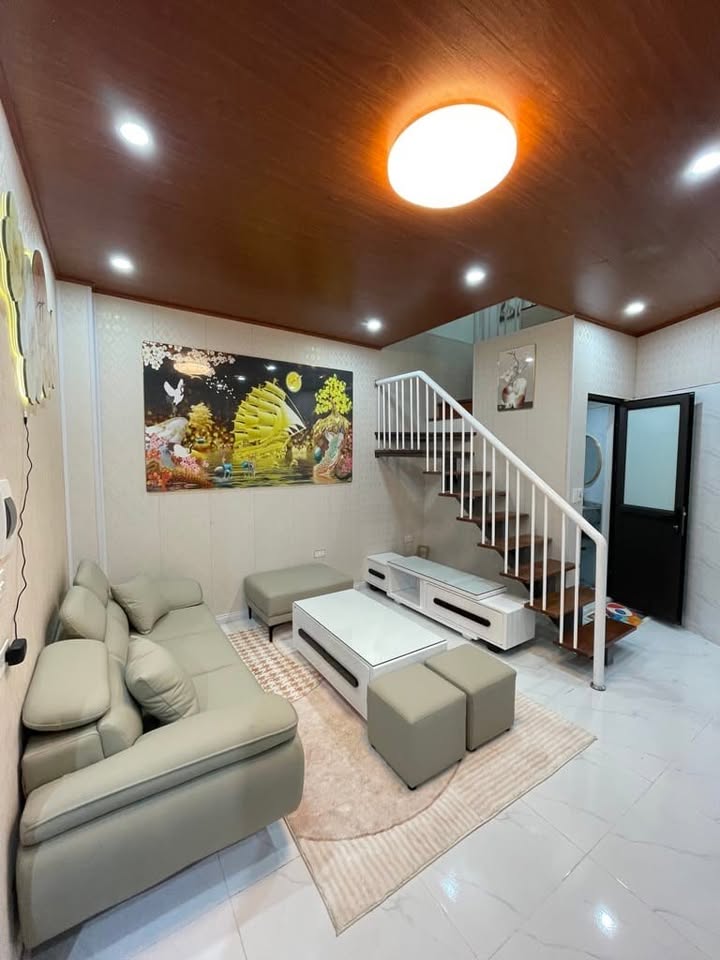 Nhà Bồ Đề 30m² giá 2.85 tỷ - Đầy đủ tiện nghi, ô tô vào tận nơi!