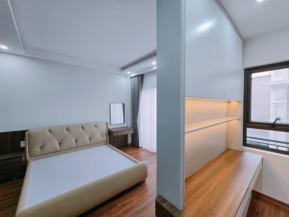 Nhà đẹp Bồ Đề 41m² giá 9.49 tỷ - Thiết kế hiện đại, sẵn sàng ở ngay!