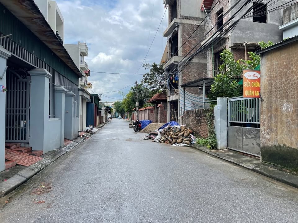 Đất nền Cự Khối 66m² giá 9 tỷ - Mặt ngõ ô tô tránh, kinh doanh sầm uất!