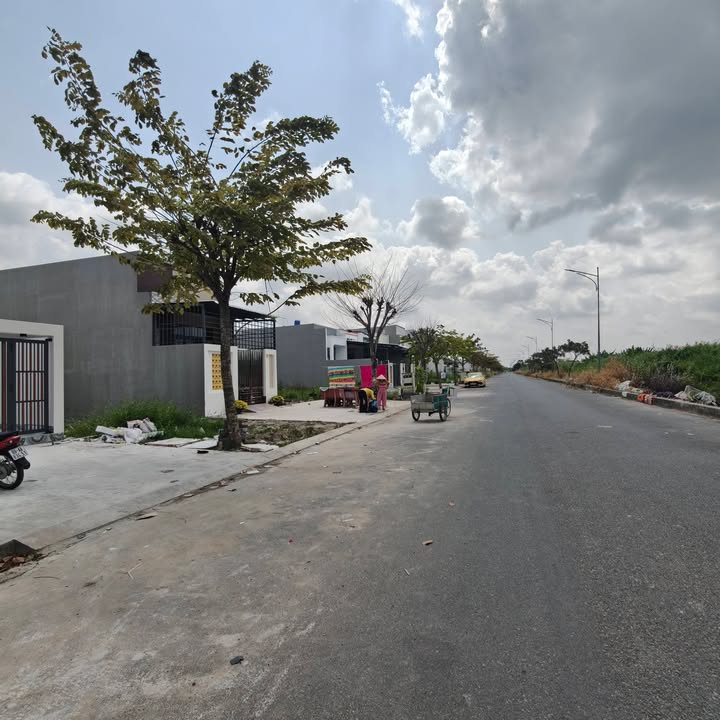 Nhà phố hiện đại tại KDC Phường Tân Xuyên 100m² giá 2.1 tỷ - Đón Tết sang trọng!