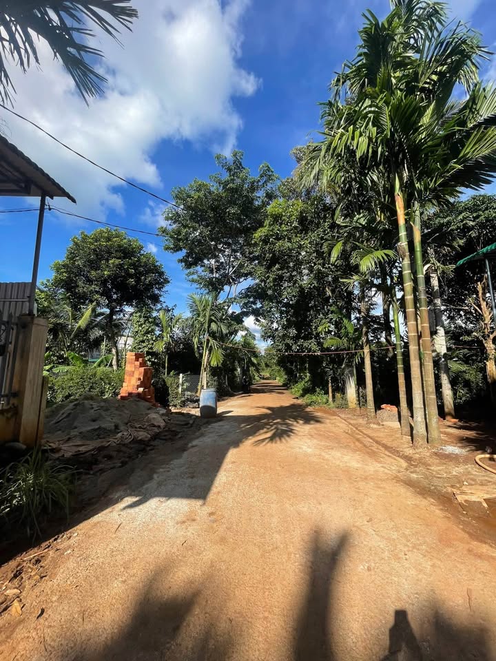 Đất 2 mặt tiền xã Chư KBô 150m² giá 1.25 tỷ - Gần hồ và Jun'Home!