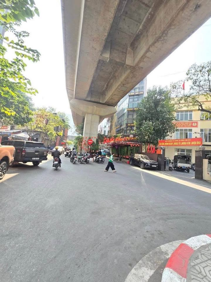 Nhà mới Thái Thịnh 31m² giá 9.5 tỷ - Đón Tết ngay trong ngôi nhà đẹp!