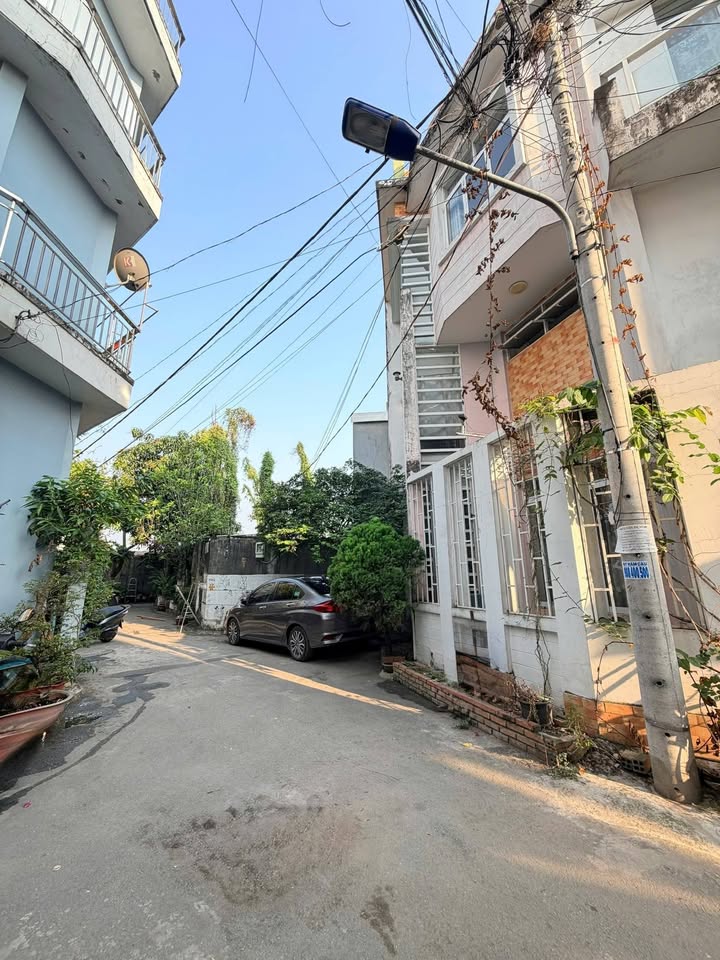 Nhà phố 2 mặt tiền Phú Hữu 52m² giá 5 tỷ - Tiện ích đầy đủ ngay cạnh The Global City!