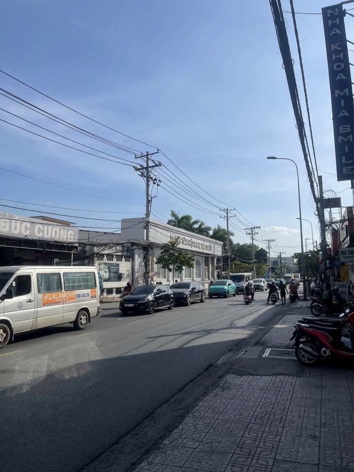 Mặt tiền kinh doanh 180m² giá 11.5 tỷ - Đầu tư sinh lời tại Khu Bến Đò Linh Đông!