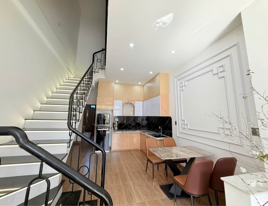 Nhà đẹp 2 tầng tại 35 Ngự Bình, Huế 66,3m² giá chỉ 2,9 tỷ - Sẵn sàng vào ở ngay!