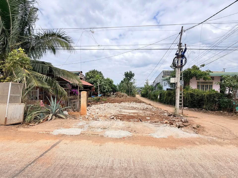 Đất nền thôn 8, xã Cư ÊBur 214m² giá 1,95 tỷ - Đầu tư sinh lời ngay!